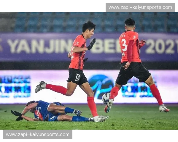 橙色风暴：足协杯鲁能VS全中超，底蕴与荣耀的终极对决